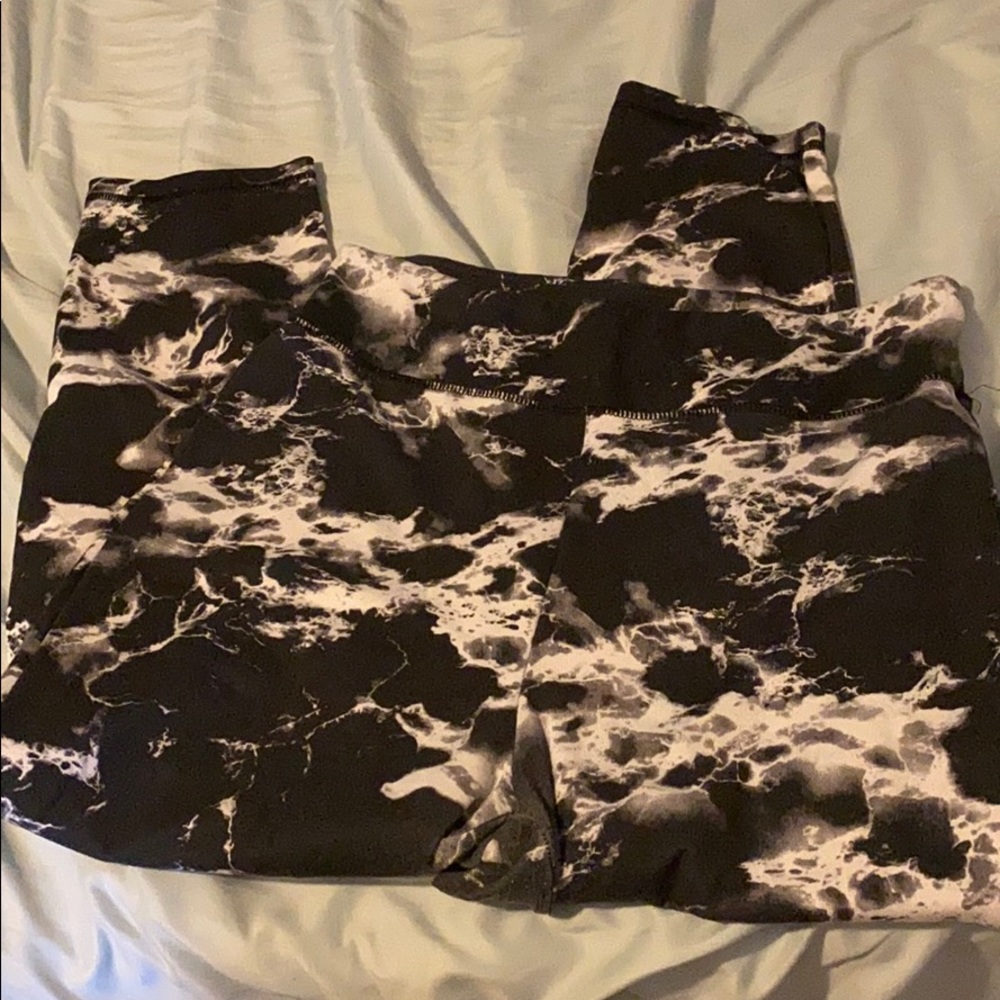Black and white lightning soft leggings